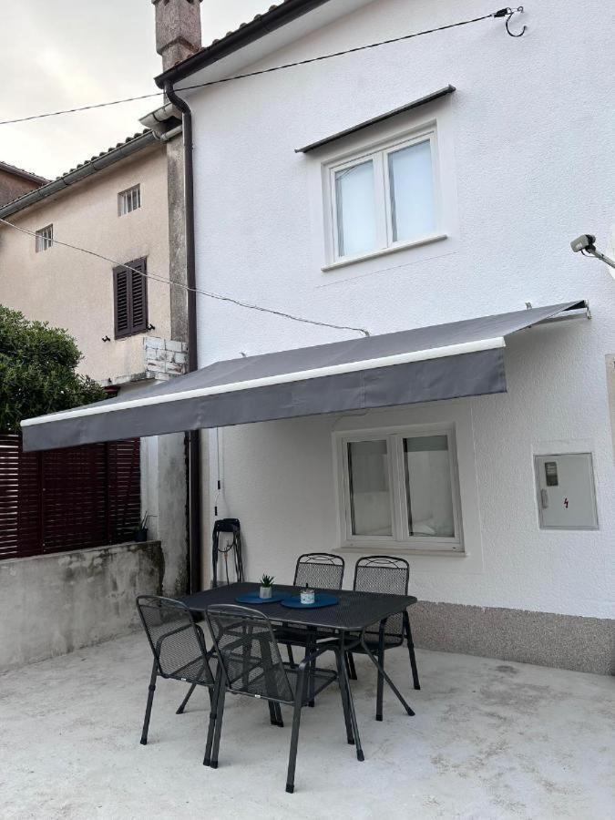 Holiday Home Omišalj Екстериор снимка